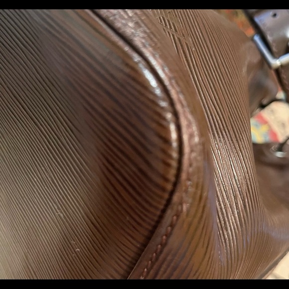 Louis Vuitton Noe. Petit Noe in Moka Rich Chocolate! Beautiful Pre Loved Bag! - Picture 11 of 16